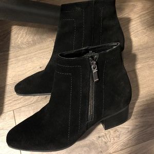 SALE! Women's Alex Marie short leather boots. 8M.